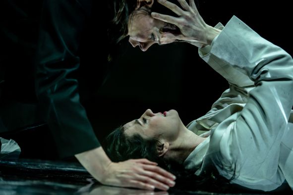 Theater Vorpommern / ORFEO ED EURIDICE hier Pihla Terttunen, oben, Franziska Ringe © Peter van Heesen