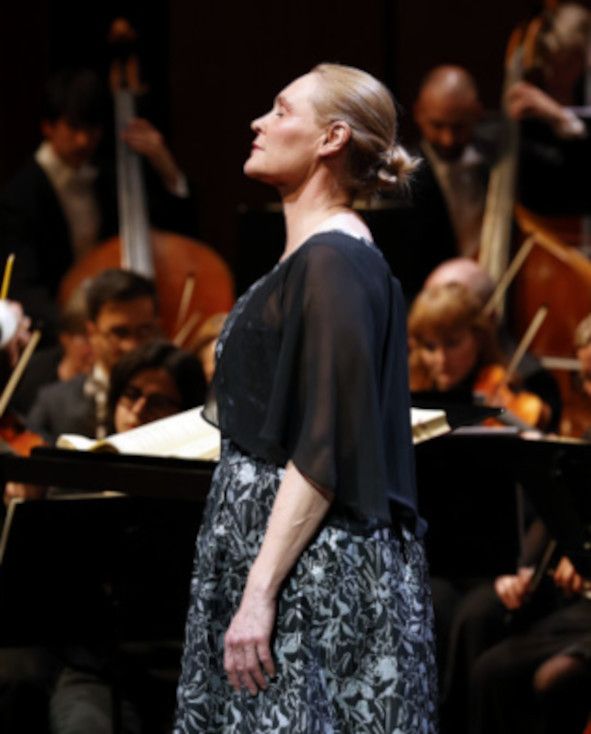 Paris, DER FLIEGENDE HOLLÄNDER hier Ingela Brimberg als Senta © Caroline Doutre