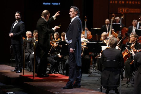 Paris, DER FLIEGENDE HOLLÄNDER hier Dmitri Ivanchey (Steuermann), Karl-Heinz Lehner (Daland) und Orchester © Caroline Doutre