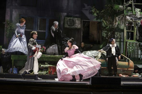 Theater Bremen / PIQUE DAME hier Chayka-Rubinstein, Partyka, Morloc, Lehner, Han, Chor © Jörg Landsberg