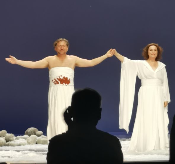 Hessisches Staatstheater / TRISTAN UND ISOLDE hier vl Andreas Schager als Tristan, Magdalena Anna Hofmann als Isolde © Ingrid Freiberg