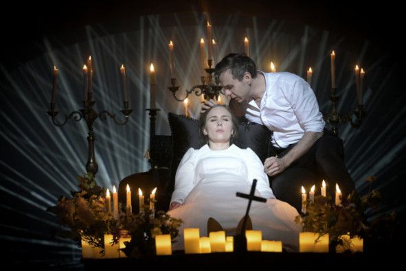 Paris, Opéra national de Paris - Bastille / ROMÉO ET JULIETTE hier Roméo (Benjamin Bernheim), Elsa Dreisig (Juliette) © Vincent Pontet