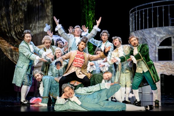 Theater Vorpommern / LA CENERENTOLA hier das Ensemble © Peter van Heesen