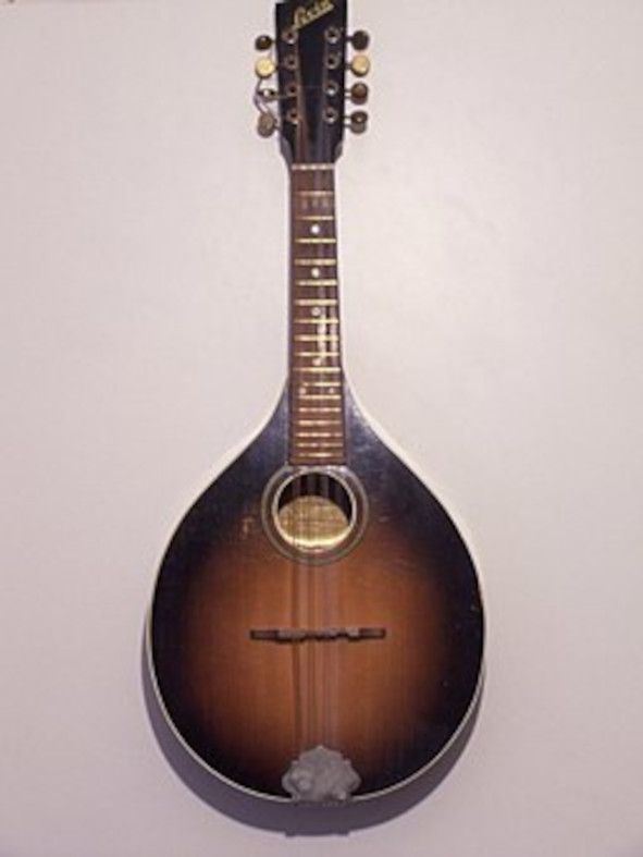 Flachmandoline, 1898 von Orvilee Gibson patentiert © Wikimedia Commons / Henrik Sendelbach