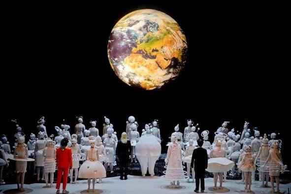 Greek National Opera, Athen / Le Voyage dans la Lune hier Szenenphoto mit Solisten, Kinder- und Jugendchor der Opéra Comique Paris und Greek National Opera © Stefan Brion